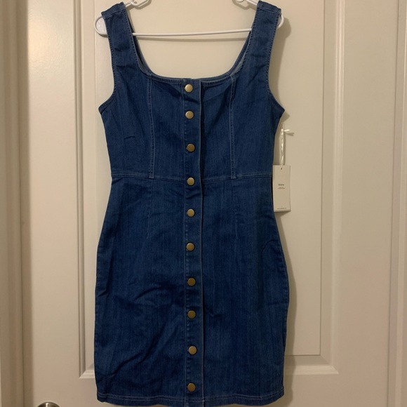 Chambray Dress - Picture 4 of 10